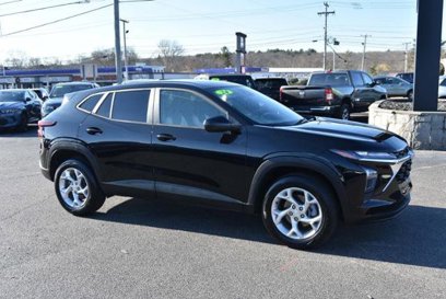 Used 2024 Chevrolet Trax LS w/ LS Convenience Package