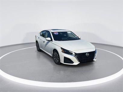 Used 2023 Nissan Altima 2.5 SV w/ SV Premium Package