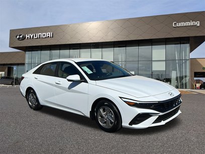 New 2025 Hyundai Elantra SE