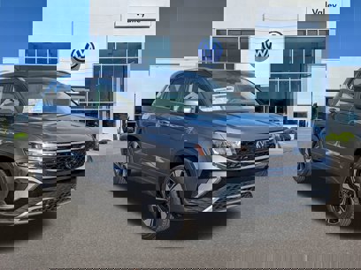 New 2024 Volkswagen Taos SE