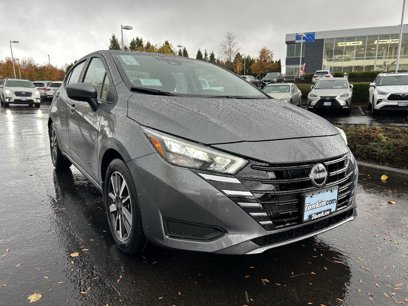 New 2025 Nissan Versa SV w/ Trunk Package