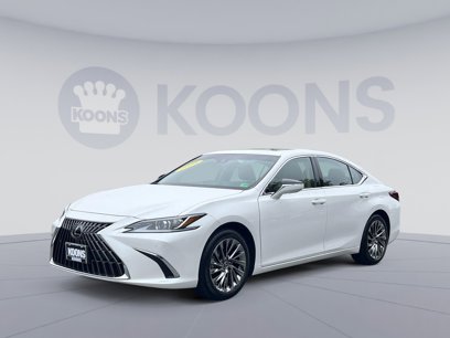 Used 2025 Lexus ES 300h w/ Luxury Package