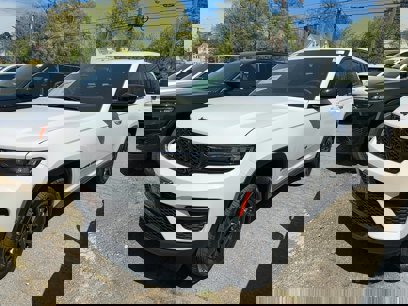 New 2025 Jeep Grand Cherokee Altitude