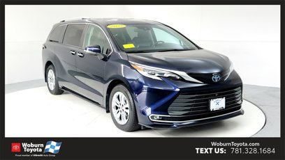 Certified 2023 Toyota Sienna Platinum