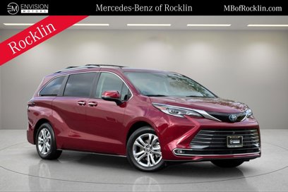 Used 2022 Toyota Sienna Platinum