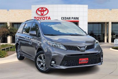 Certified 2019 Toyota Sienna SE