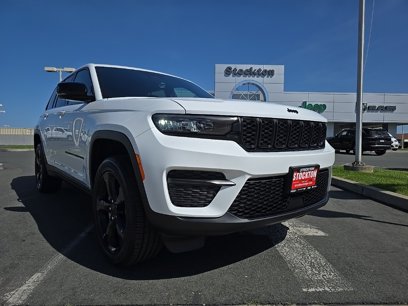 New 2025 Jeep Grand Cherokee Altitude