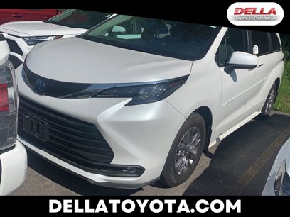 Used 2025 Toyota Sienna XLE