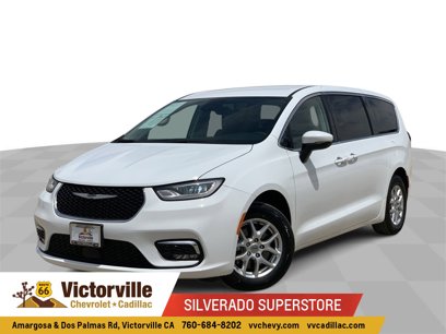 Used 2023 Chrysler Pacifica Touring-L