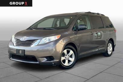 Used 2016 Toyota Sienna LE