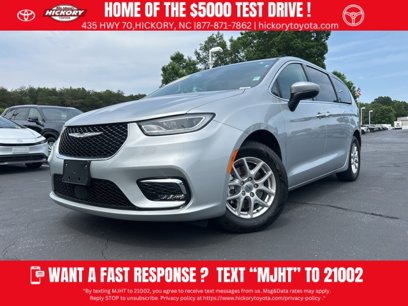 Used 2023 Chrysler Pacifica Touring-L