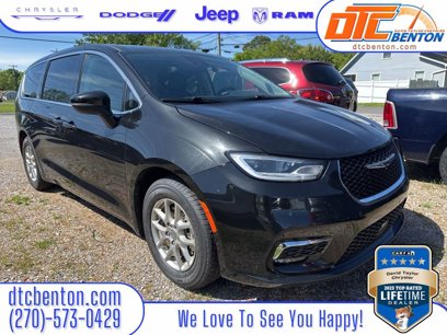 Used 2023 Chrysler Pacifica Touring-L