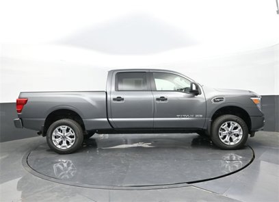Used 2024 Nissan Titan SV w/ SV Convenience Package
