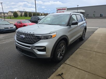 New 2024 Ford Explorer XLT w/ Equipment Group 202A