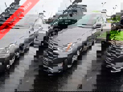 Used 2020 Hyundai Elantra SE w/ Cargo Package (C1)