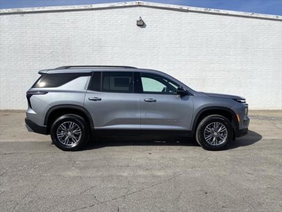 New 2025 Chevrolet Traverse LT w/ Driver Confidence Package