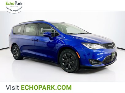 Used 2020 Chrysler Pacifica Limited w/ Advanced Safetytec Group
