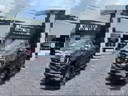 New 2025 GMC Sierra 1500 SLE w/ Preferred Package
