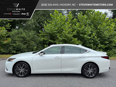 Used 2024 Lexus ES 300h w/ Luxury Package