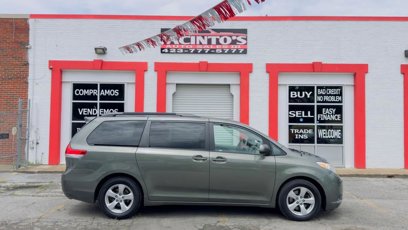 Used 2014 Toyota Sienna LE