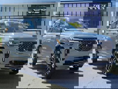 New 2025 Volvo XC90 B5 Plus w/ Protection Package Premier