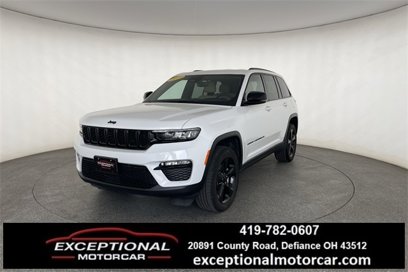 Used 2023 Jeep Grand Cherokee Limited w/ Black Appearance Package