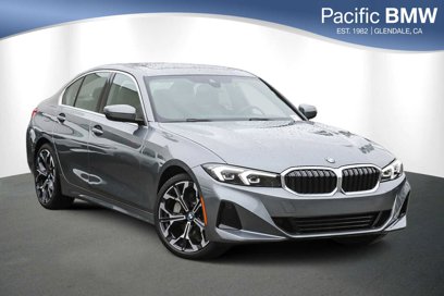 New 2025 BMW 330i Sedan w/ Convenience Package