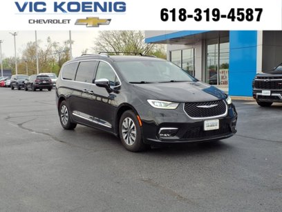 Used 2021 Chrysler Pacifica Limited w/ Premium & Safety Sphere Group