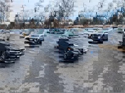 New 2025 Hyundai Elantra SEL w/ Cargo Package