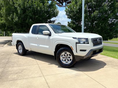 Used 2024 Nissan Frontier SV w/ Tow Package