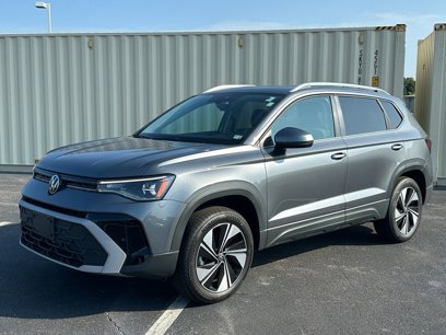 Certified 2025 Volkswagen Taos SE w/ Panoramic Sunroof Package