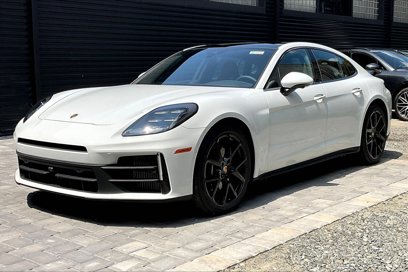 New 2025 Porsche Panamera 4