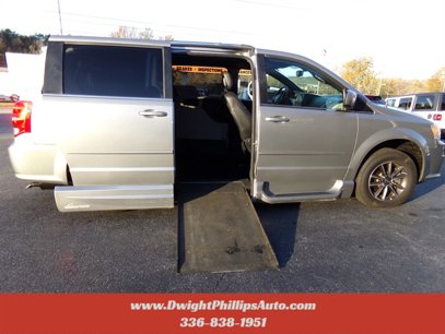 Used 2017 Dodge Grand Caravan SXT w/ Driver Convenience Group