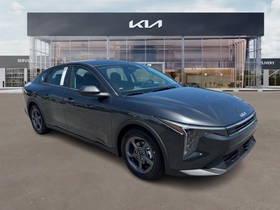 New 2025 Kia K4 LXS