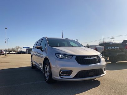 Certified 2023 Chrysler Pacifica Limited