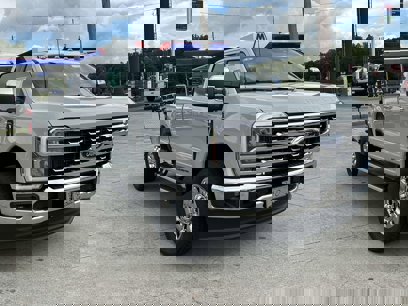 New 2025 Ford F250 Lariat w/ Chrome Package