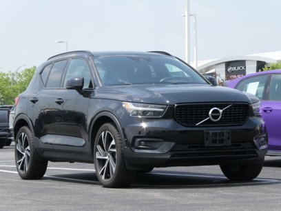 Used 2019 Volvo XC40 T4 R-Design
