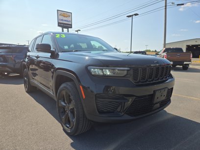 Used 2023 Jeep Grand Cherokee Altitude