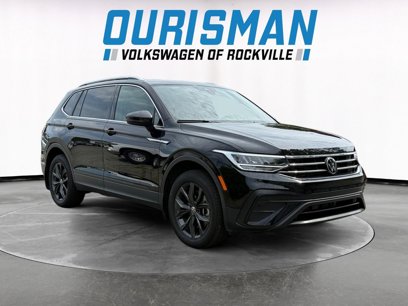 Used 2024 Volkswagen Tiguan SE w/ Panoramic Sunroof Package