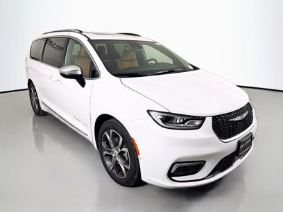 New 2025 Chrysler Pacifica Pinnacle