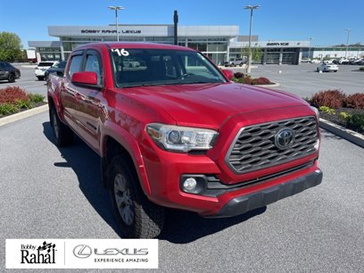 Used 2016 Toyota Tacoma SR5 w/ SR5 Appearance Package (SN)