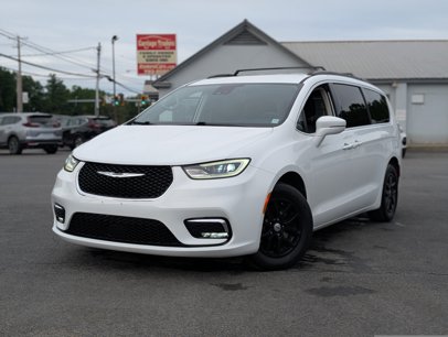 Used 2022 Chrysler Pacifica Touring-L
