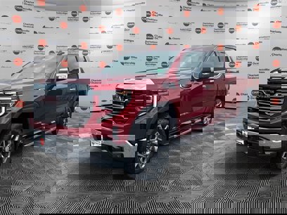 New 2025 GMC Sierra 1500 SLT w/ SLT Premium Package