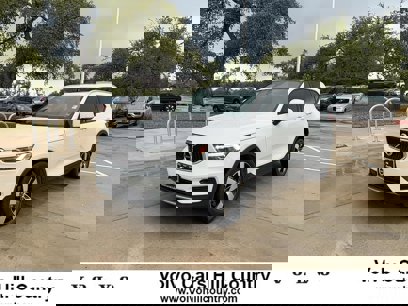 Used 2020 Volvo XC40 T5 Momentum w/ Protection Package Premier