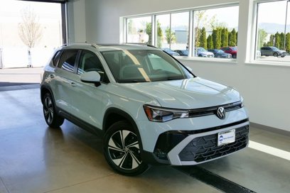 New 2025 Volkswagen Taos SE