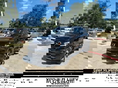Certified 2022 Volvo XC40 T5 Momentum w/ Premium Package