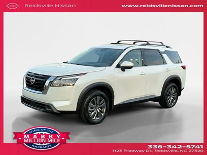 New 2025 Nissan Pathfinder SV w/ SV Premium Package