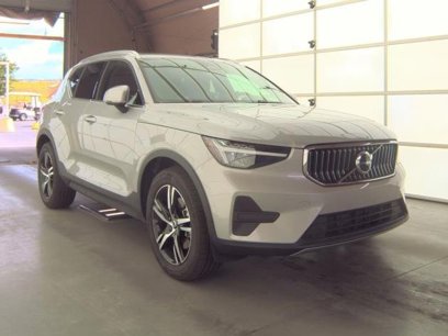 Certified 2025 Volvo XC40 B5 Core