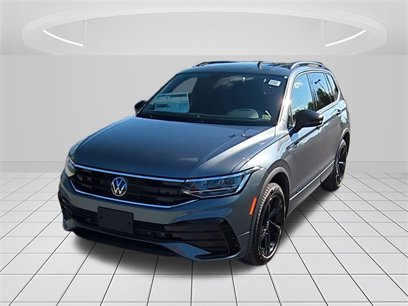 New 2024 Volkswagen Tiguan SE R-Line