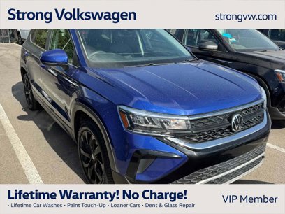 Used 2022 Volkswagen Taos SE w/ Panoramic Sunroof Package
